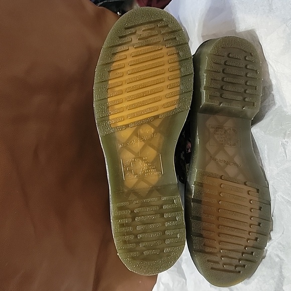 New Dr Martens 1460 Pascal Floral Print Lace Up Boots AirWair Flowers Black - Picture 12 of 12